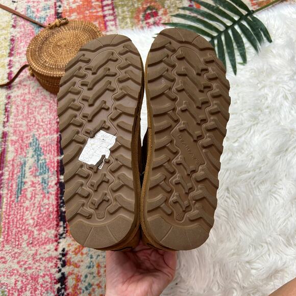 BearPaw Brown Tan Suede Short Wide Hickory Boot 10 Winter - Picture 8 of 9